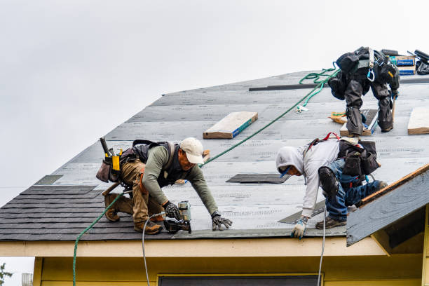 Professional Gutter Installation technician working in Scottsburg, OR